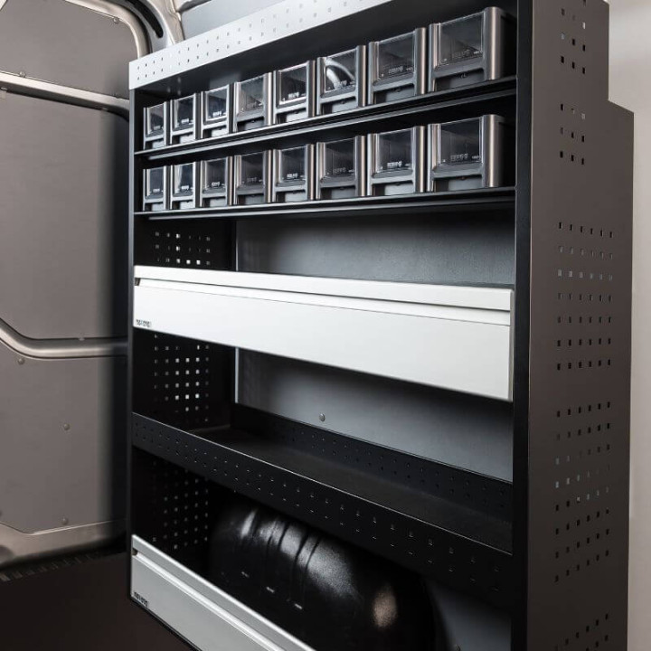 PROVAN-Ausbau mit Regalen und Behältern (links oder rechts) für Renault Master 2010-2024 - Seitenansicht Nutzfahrzeug