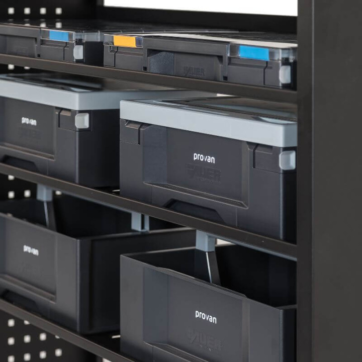In Nutzfahrzeugregal integrierte Provan-Aufbewahrungsbox – optimierte Organisation