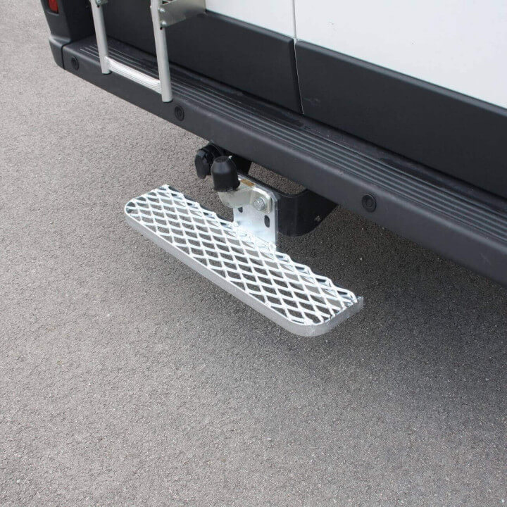 marchepied fixe pour véhicule utilitaire avec ferrure d'attelage - 660 x 160mm