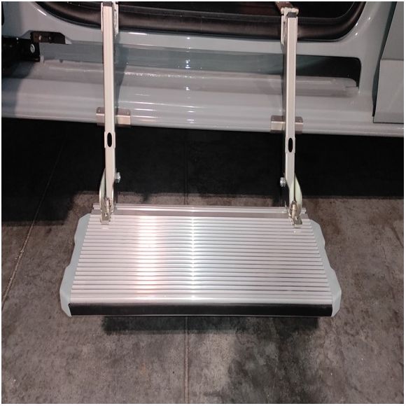 Marchepied latéral repliable pour Citroën Jumper 2006+ Marchepied latéral repliable pour Citroën Jumper 2006+