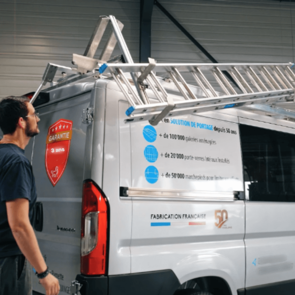 Porte-échelle Techno Easy pour utilitaires H1. Entièrement mécanique, pas de vérin, pas de moteur Porte-échelle Techno Easy pour utilitaires H1. Entièrement mécanique, pas de vérin, pas de moteur