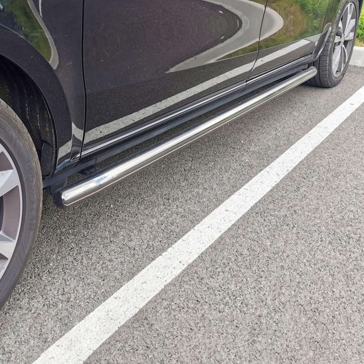 Barres latérales de protection pour Renault Kangoo en inox brossé.