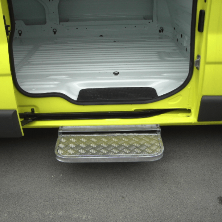 Marchepied arrière fixe pour Peugeot Boxer sans attelage arrière